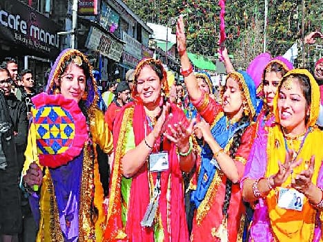 winter carvinal started in Manali